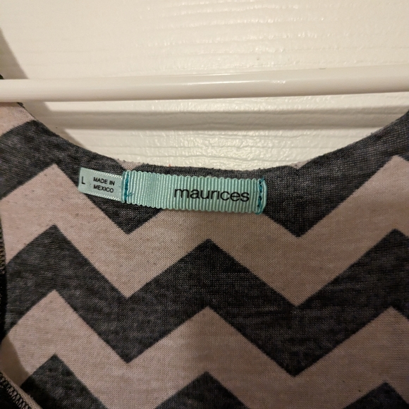 Size Large Chevron Tank - Picture 2 of 3